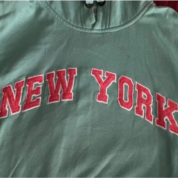 GREY WHALE NEW YORK light Green Embroidered Sweatshirt - - Picture 4 of 4